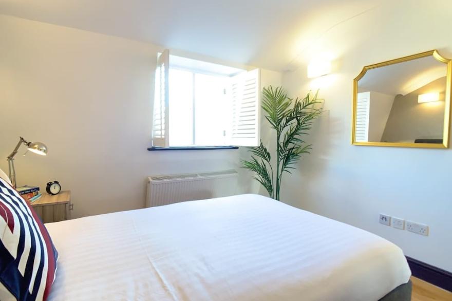 S11 - Attractive Penthouse in Paddington