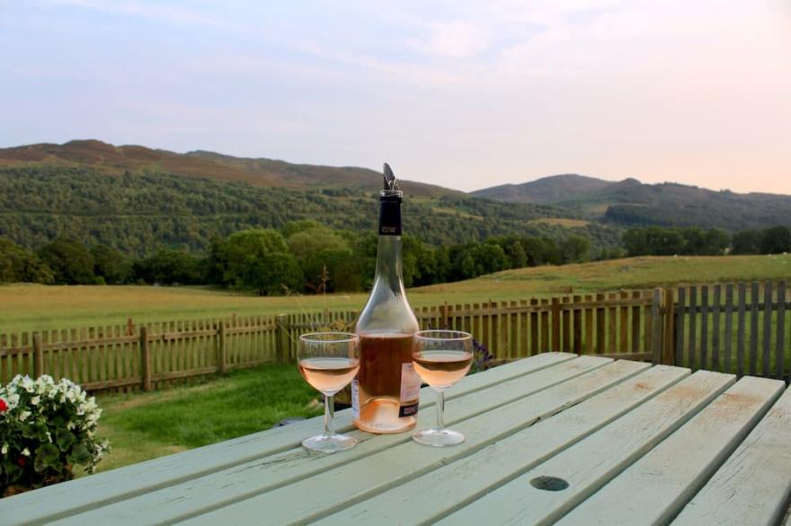 Private Loch Access, quiet and comfortable farm cottage.
