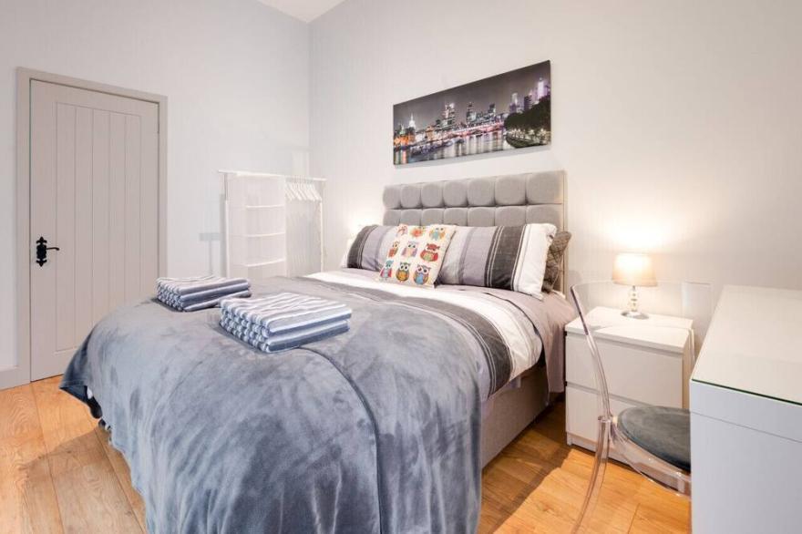 Owlhoot Annexe - One Bedroom House, Sleeps 2