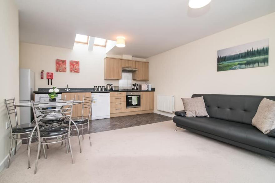 Lovely two bed house with parking