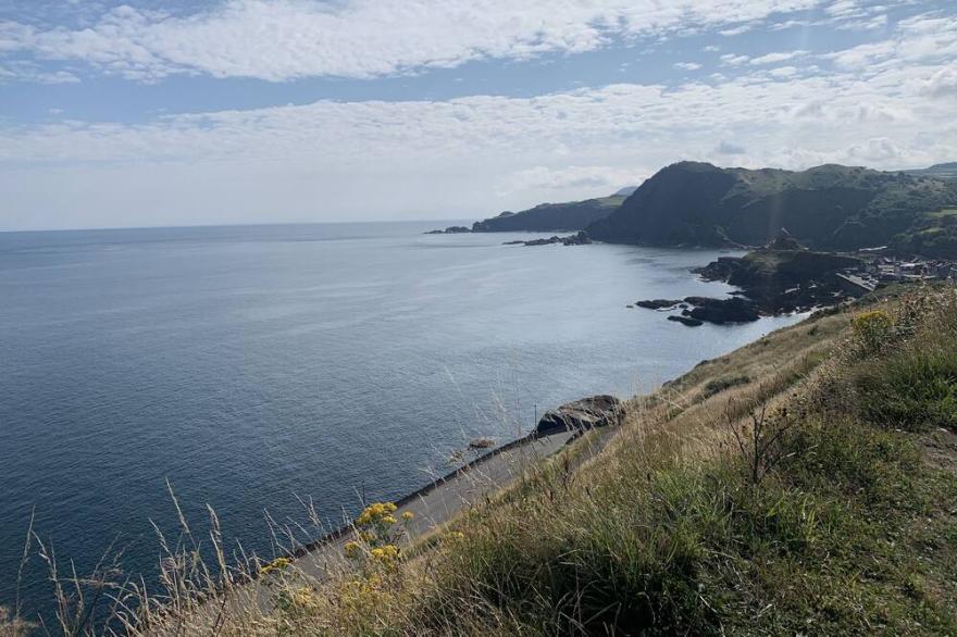 Charming apartment  Ilfracombe, central location