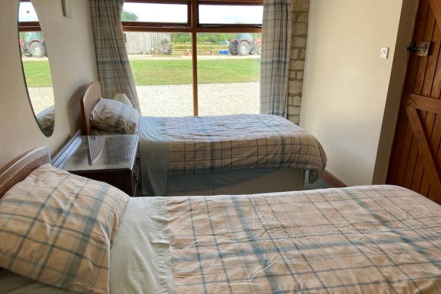 Stable Cottage, Old Mill Farm, Cotswold Water Park