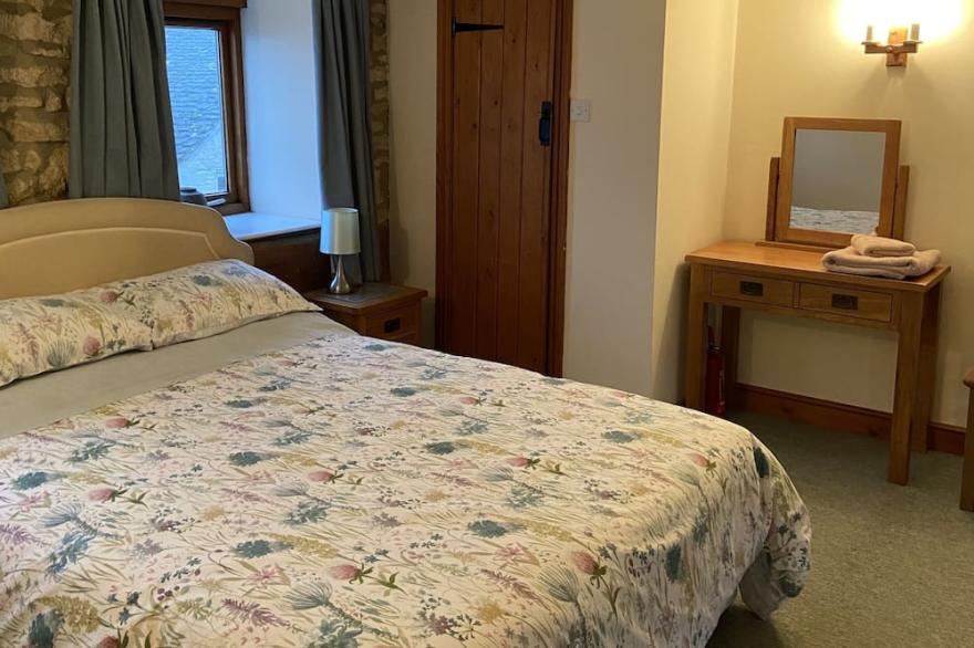 Thames Cottage, Old Mill Farm, Cotswold Water Park