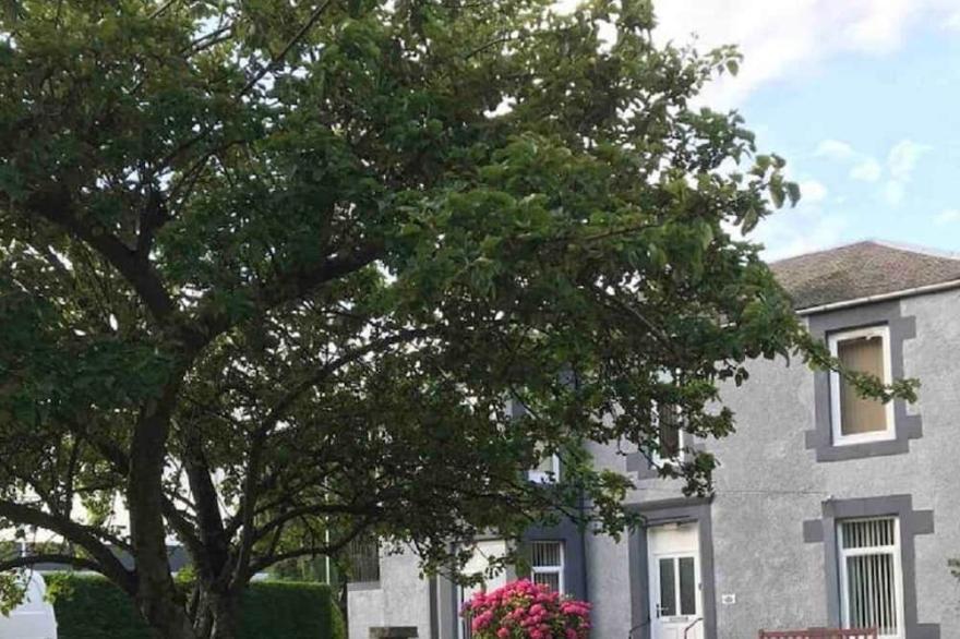 1 St Catherine’s City Cottage. Free Parking & WiFi