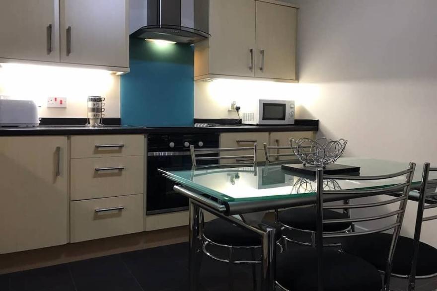 1 St Catherine’s City Cottage. Free Parking & WiFi