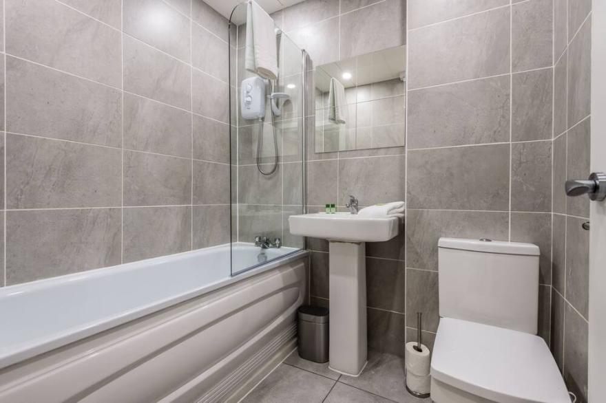 Host Apartments | Catharine Quarters III