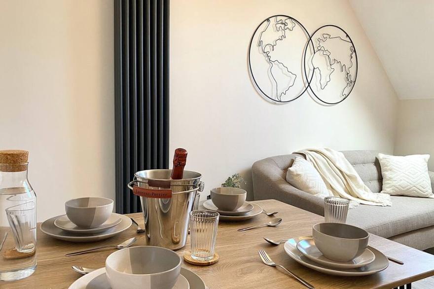 Luxury Scandi Inspired 1 Bed Town Centre Apartment