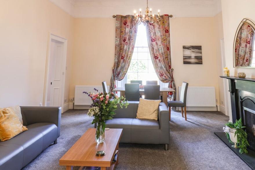 THE GARDEN HOUSE, family friendly, with a garden in Hutton Rudby