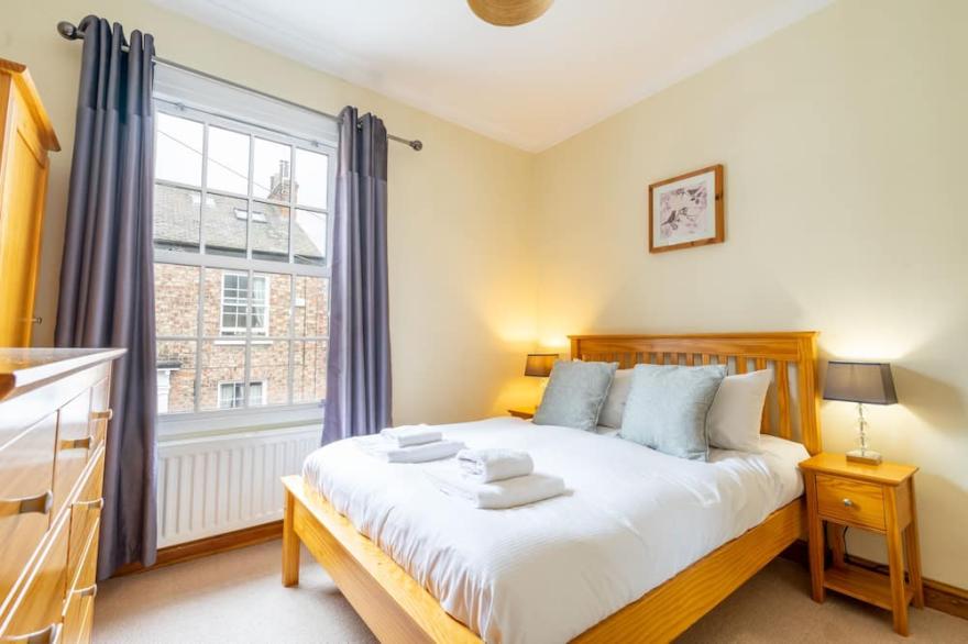 7 Buckingham Street  -  a family break that sleeps 4 guests  in 2 bedrooms