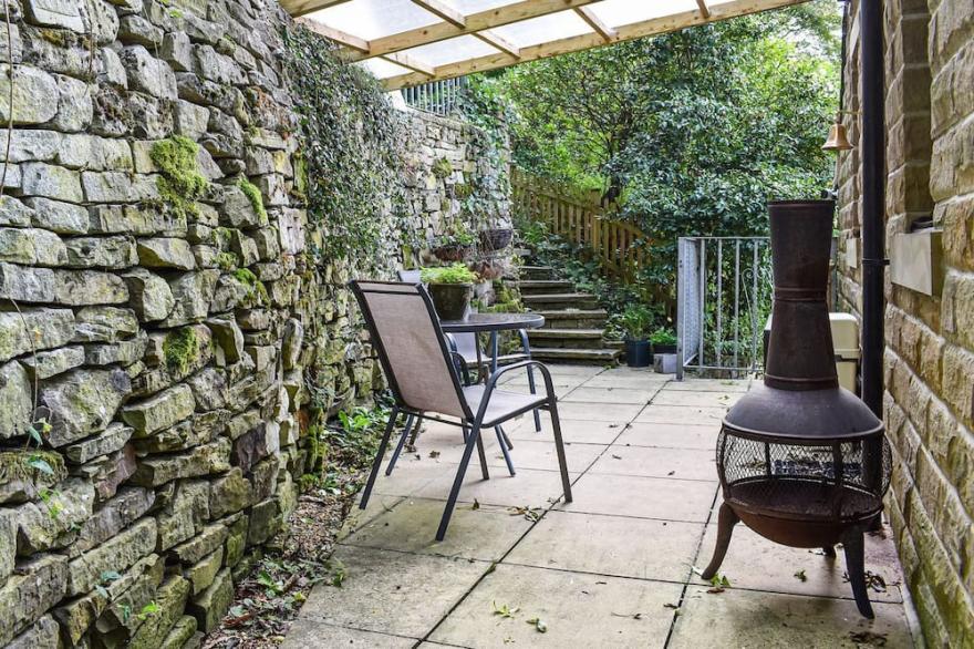 1 bedroom accommodation in Hipperholme, Halifax