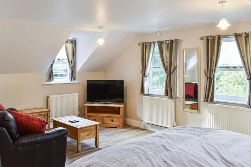 1 bedroom accommodation in Hipperholme, Halifax