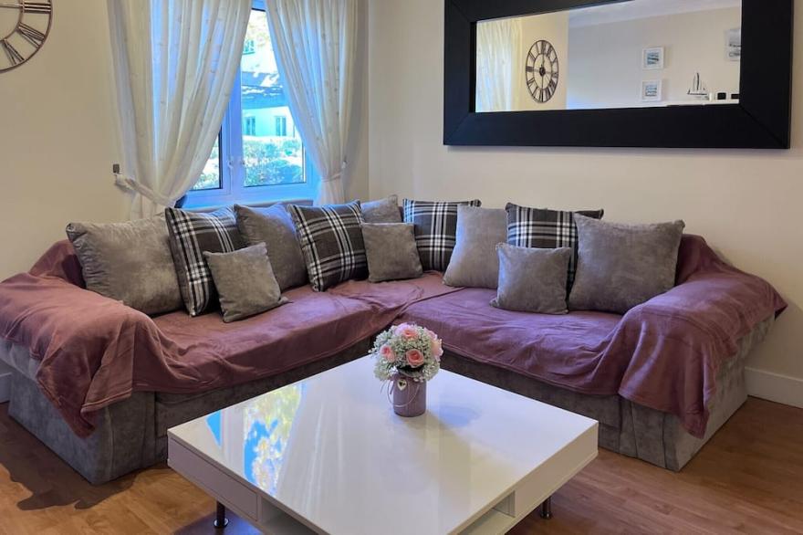 2 bedroom accommodation in Cardiff