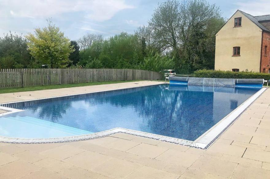 3 bedroom accommodation in South Cerney