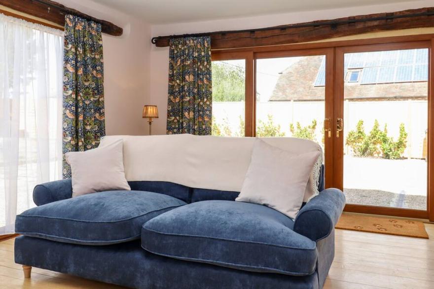 BAA LAMB COTTAGE, family friendly, with open fire in Dymchurch