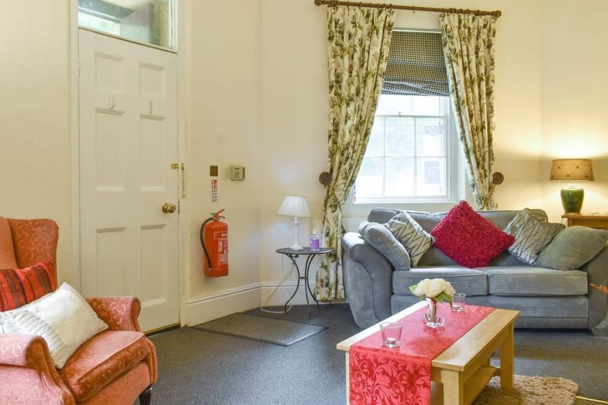 2 bedroom accommodation in Prestwich, Manchester