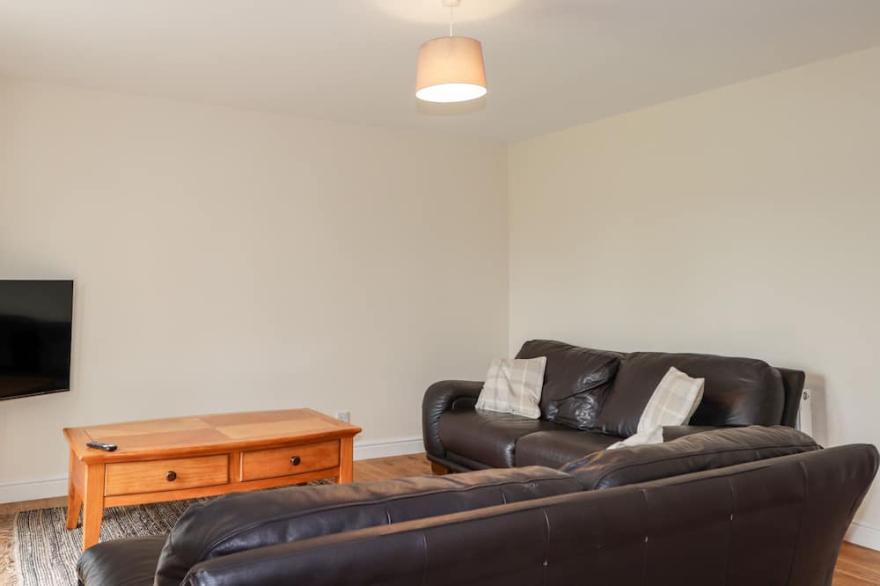 ONE WESTER, pet friendly, character holiday cottage in Dingwall