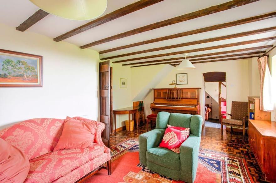 Vintage Holiday home in Welshpool with Garden