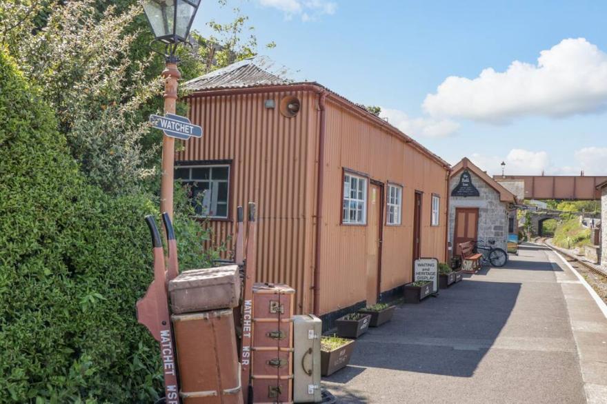 BEACH HOUSE, family friendly, character holiday cottage in Watchet