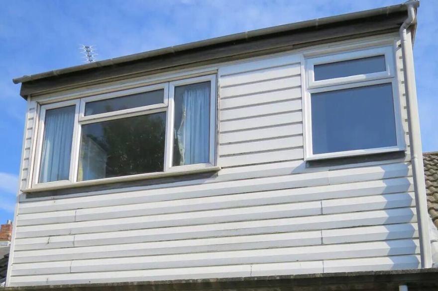 4 beds in 3 bedrooms, ideal for contractors !