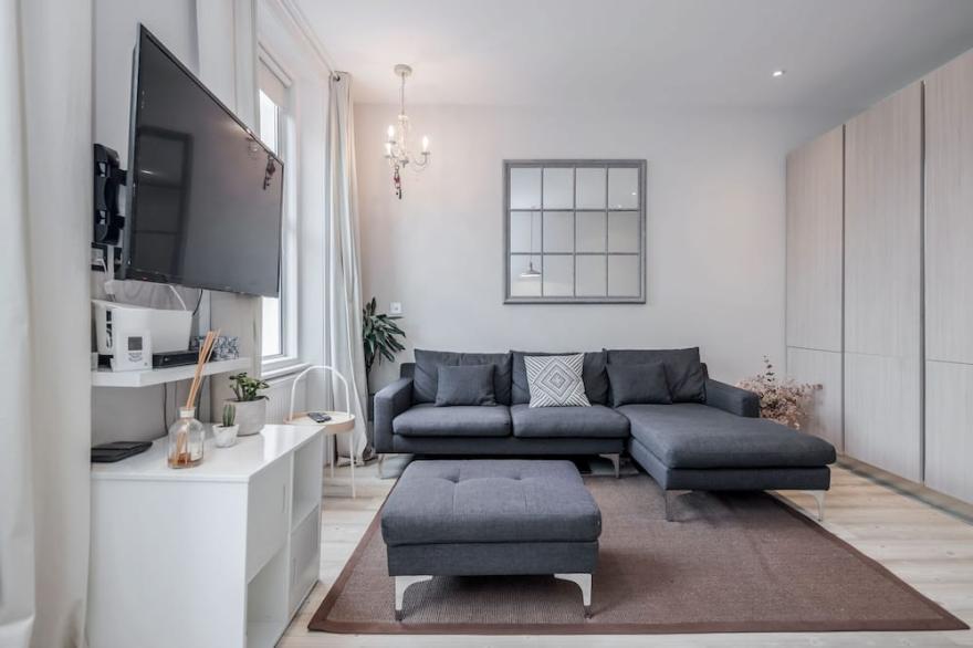 Sunny 2-Double Bedroom Flat in Chelsea