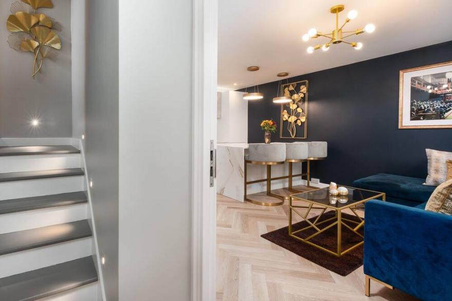 London's Modern Nuance Apartment