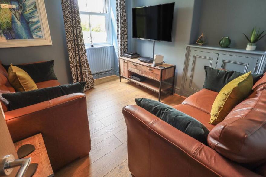 NEWBY BRIDGE HOUSE, pet friendly, with open fire in Newby Bridge