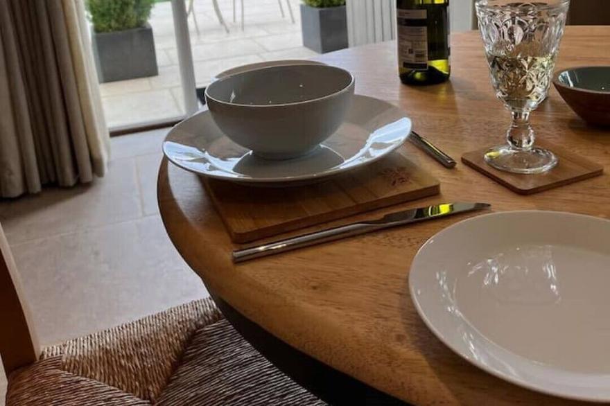 Luxury Lodge @ Ewen Barn - private 5* retreat