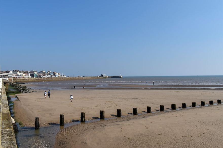 5 bedroom accommodation in Bridlington