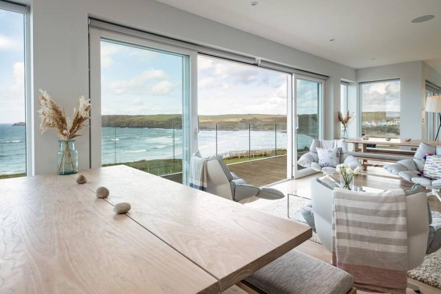 SEASCAPE, pet friendly, luxury holiday cottage in Polzeath