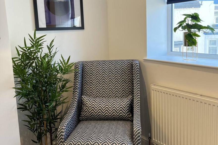Centrally located luxury 2 bedroom apartment