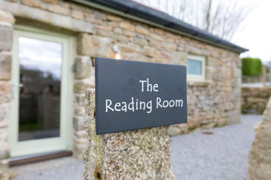 THE READING ROOM, country holiday cottage in Constantine