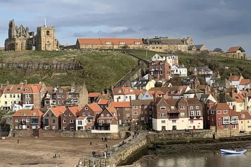 WHITBY - CAPTAINS HOUSE