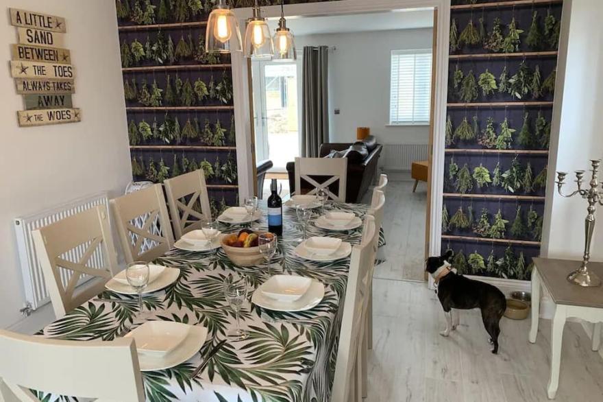 WHITBY - CAPTAINS HOUSE