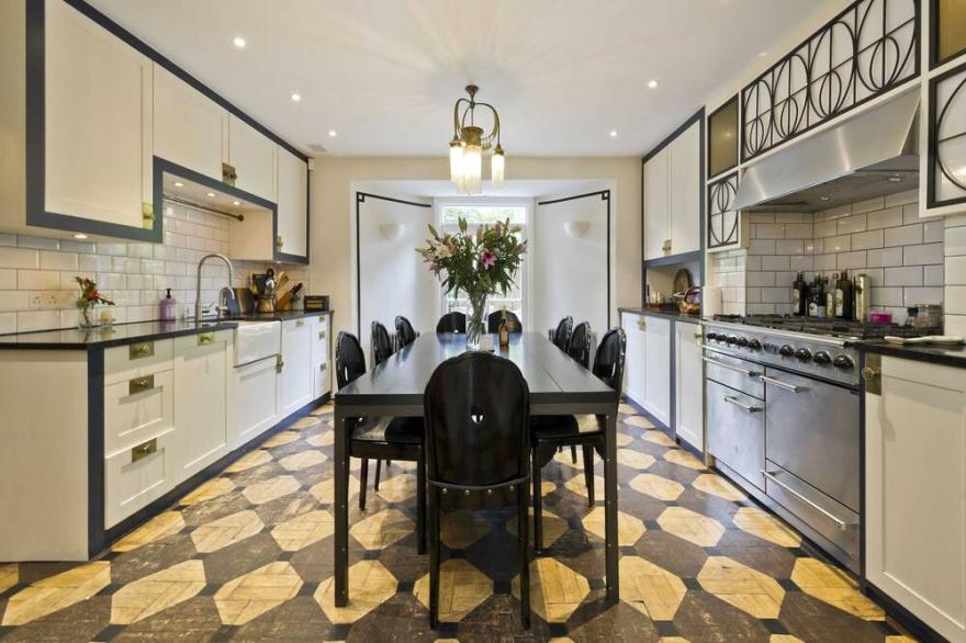 Stylish 5 Bed House in St. John's Wood/Maida Vale