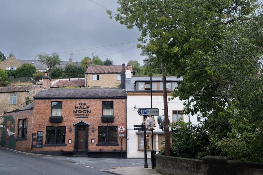 Luxury Bijou Residence on Waterside in Historic Knaresborough