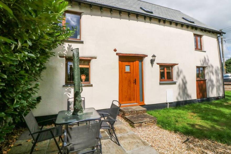 POST HOUSE, pet friendly, with a garden in Holsworthy