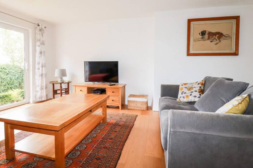 THE ROUNDHOUSE, family friendly, with a garden in Port Isaac