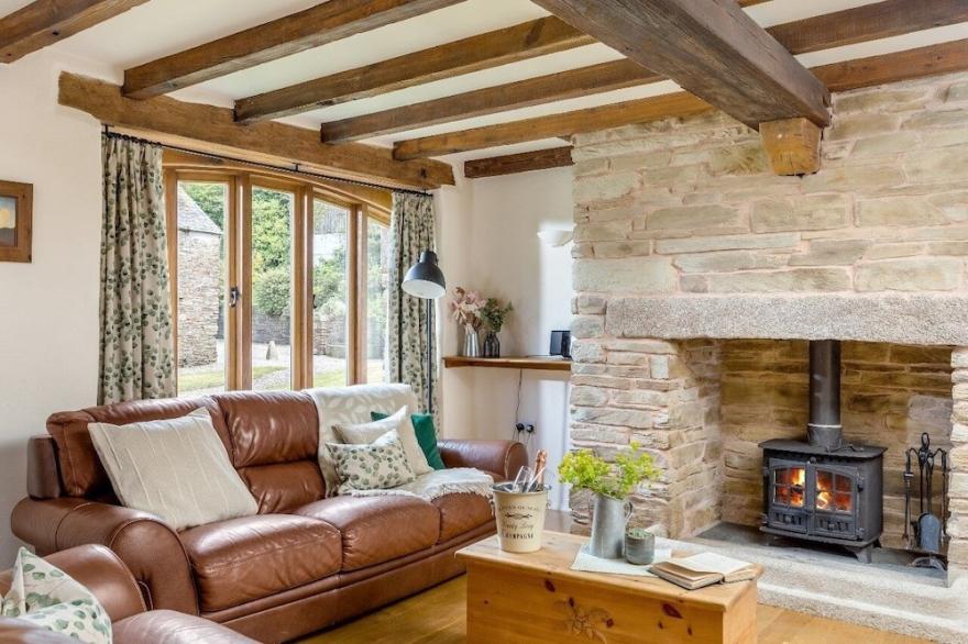Luxury 3 bedroom renovated barn, sleeping 6 near Padstow
