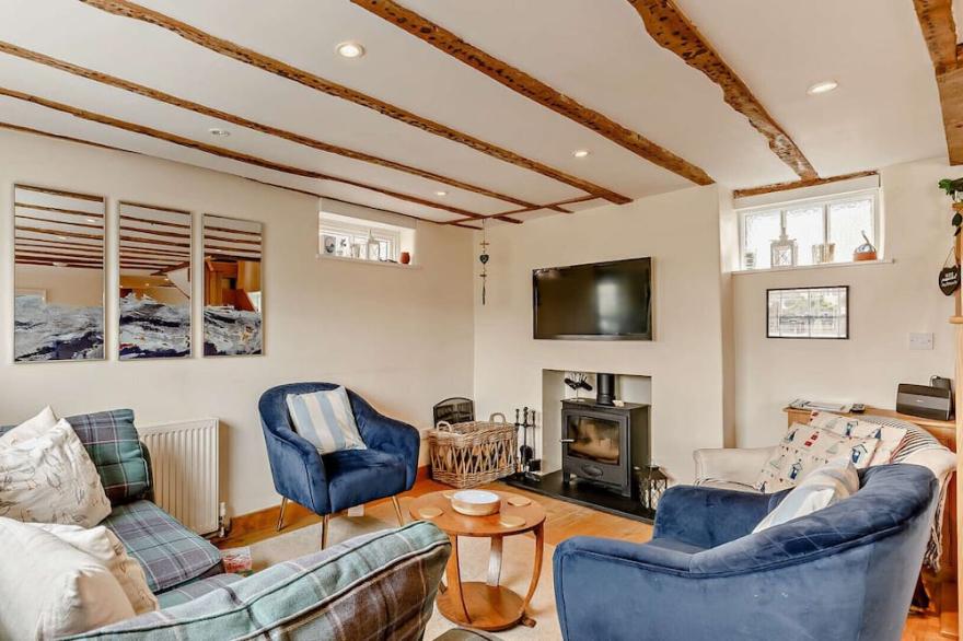 No. 5 The Green - Three Bedroom House, Sleeps 5