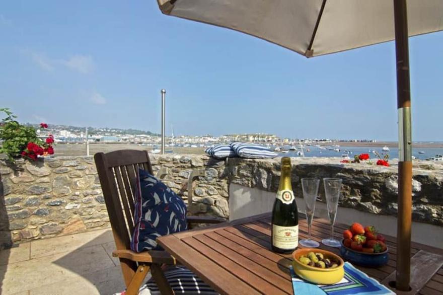 Shaldon Beach Hut 2 - One Bedroom House, Sleeps 4