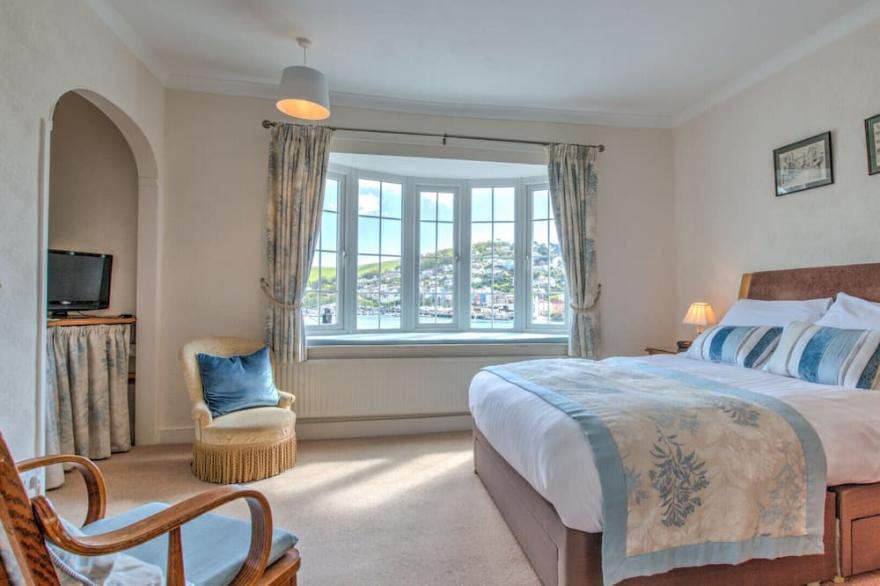 Ferry View - Three Bedroom House, Sleeps 6