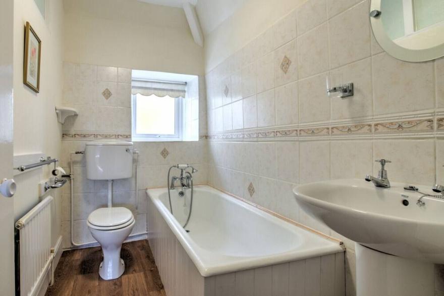 Ferry View - Three Bedroom House, Sleeps 6