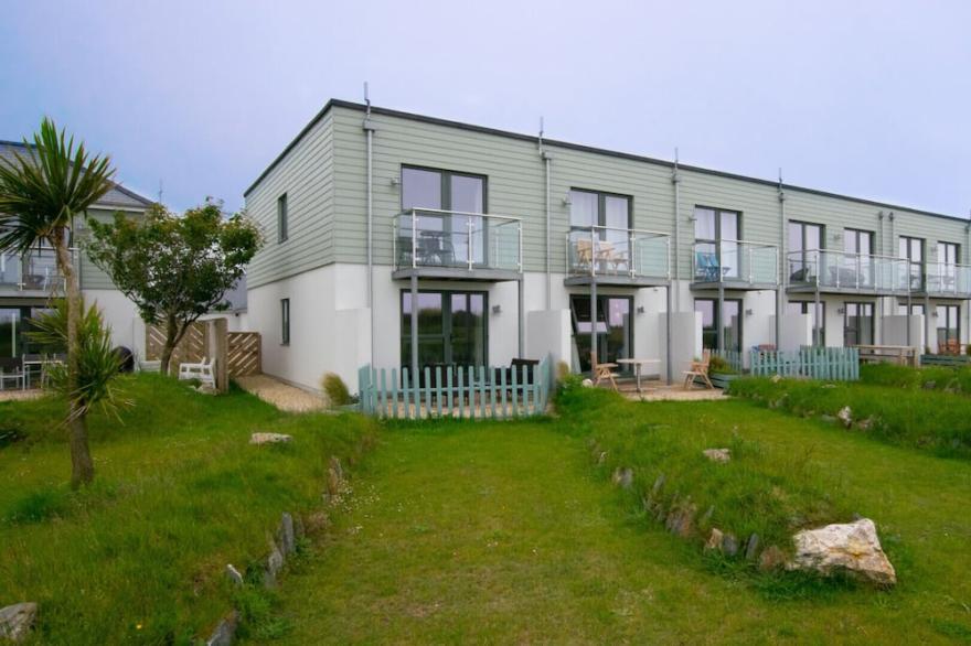 5 Ocean Reach - Two Bedroom House, Sleeps 4