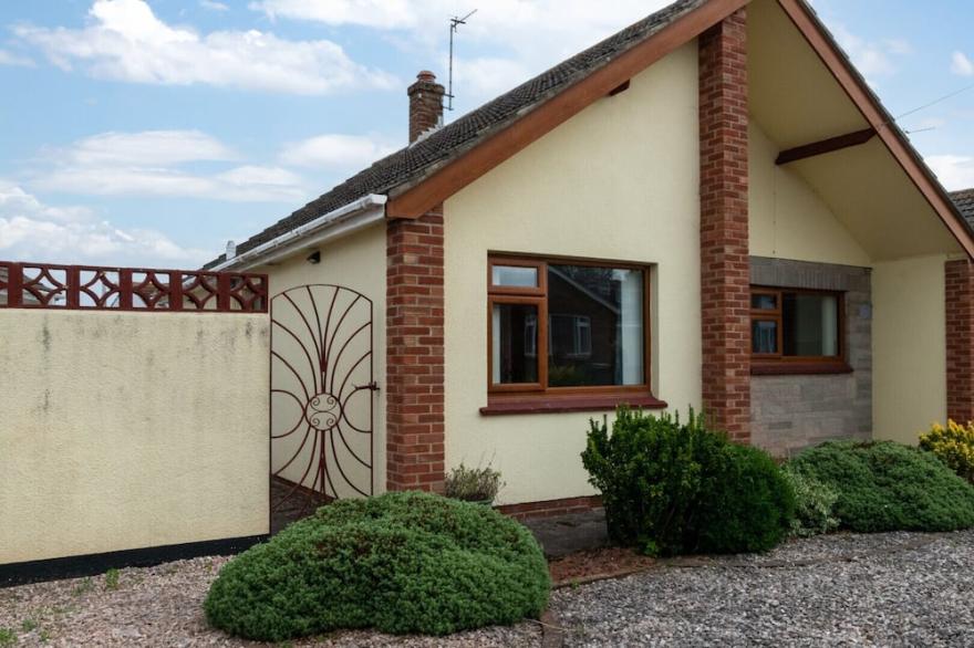 Avalon - Two Bedroom House, Sleeps 4