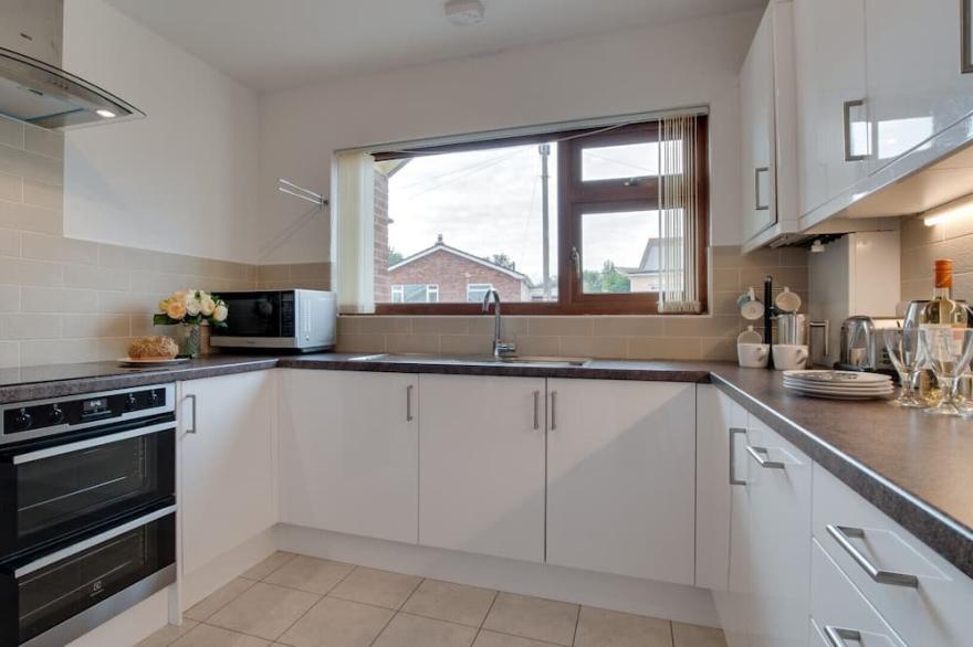 Avalon - Two Bedroom House, Sleeps 4