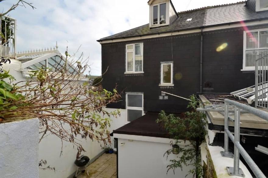 Number 17 - Three Bedroom House, Sleeps 6