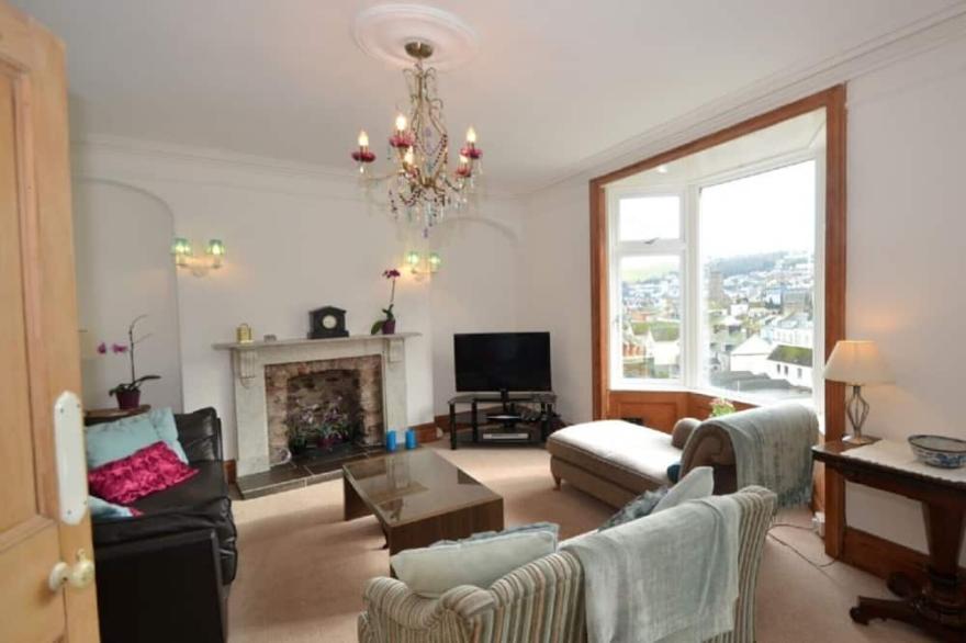 Number 17 - Three Bedroom House, Sleeps 6