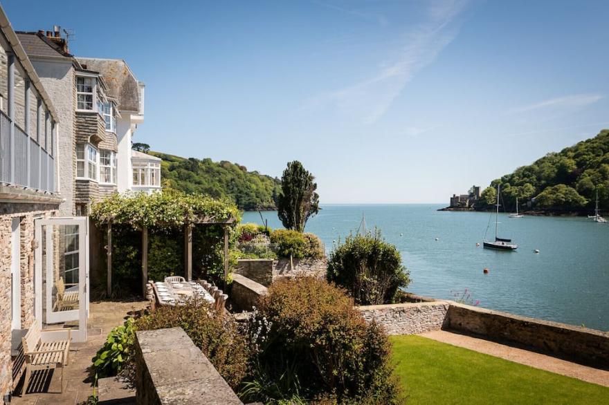 Ravenswell - Six Bedroom House, Sleeps 12