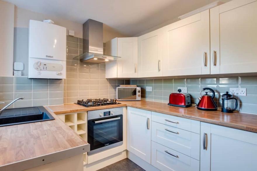 Rose Cottage - Two Bedroom House, Sleeps 4
