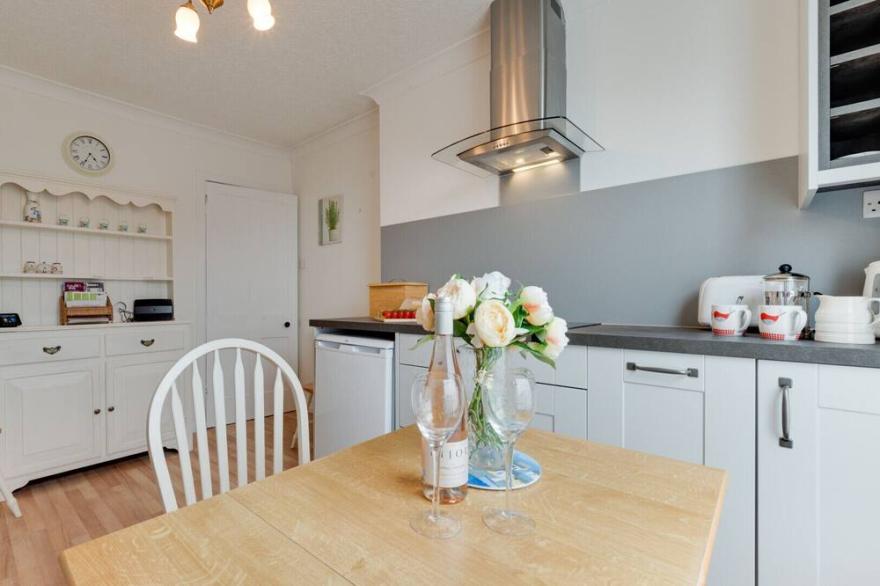 Brixham View - Two Bedroom Apartment, Sleeps 4